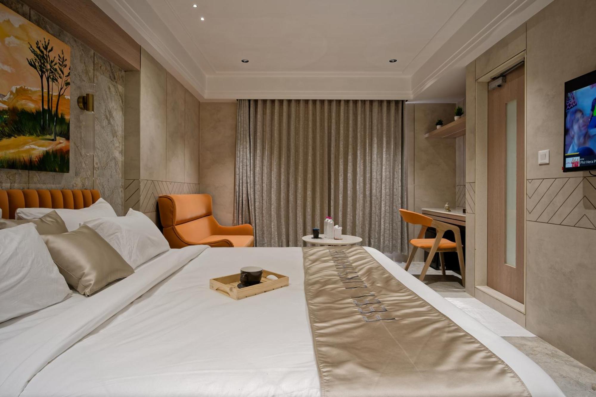 Hotel Golden Plaza Ahmadabad Zewnętrze zdjęcie