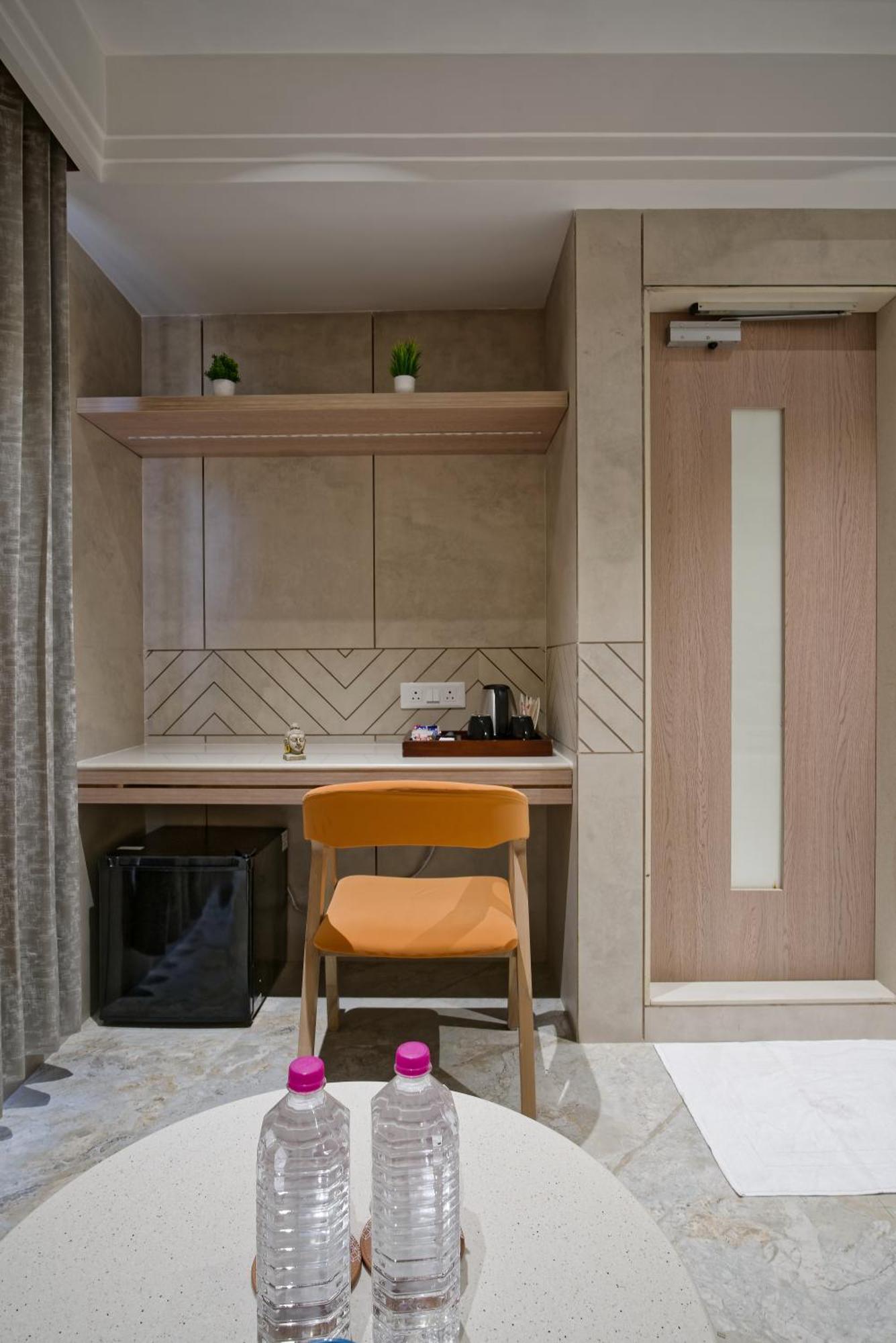 Hotel Golden Plaza Ahmadabad Zewnętrze zdjęcie