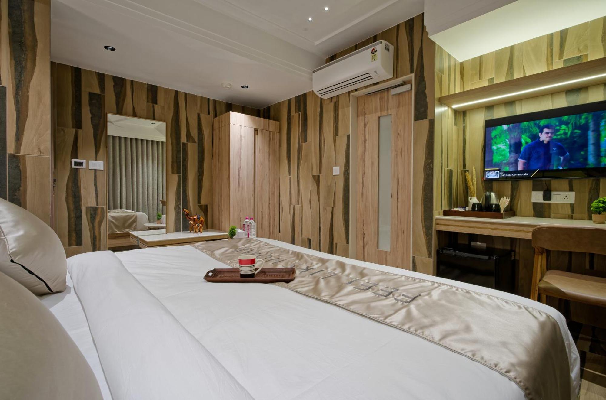Hotel Golden Plaza Ahmadabad Zewnętrze zdjęcie
