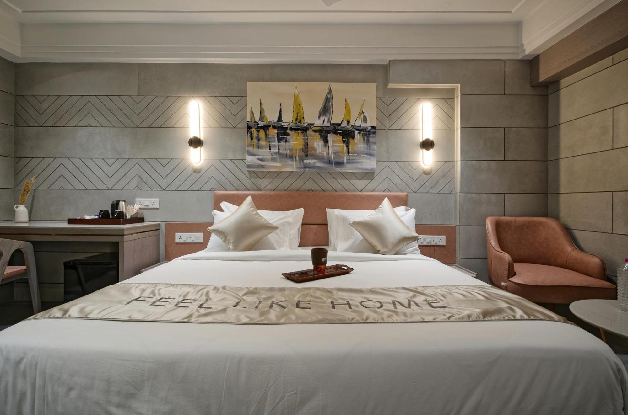 Hotel Golden Plaza Ahmadabad Zewnętrze zdjęcie