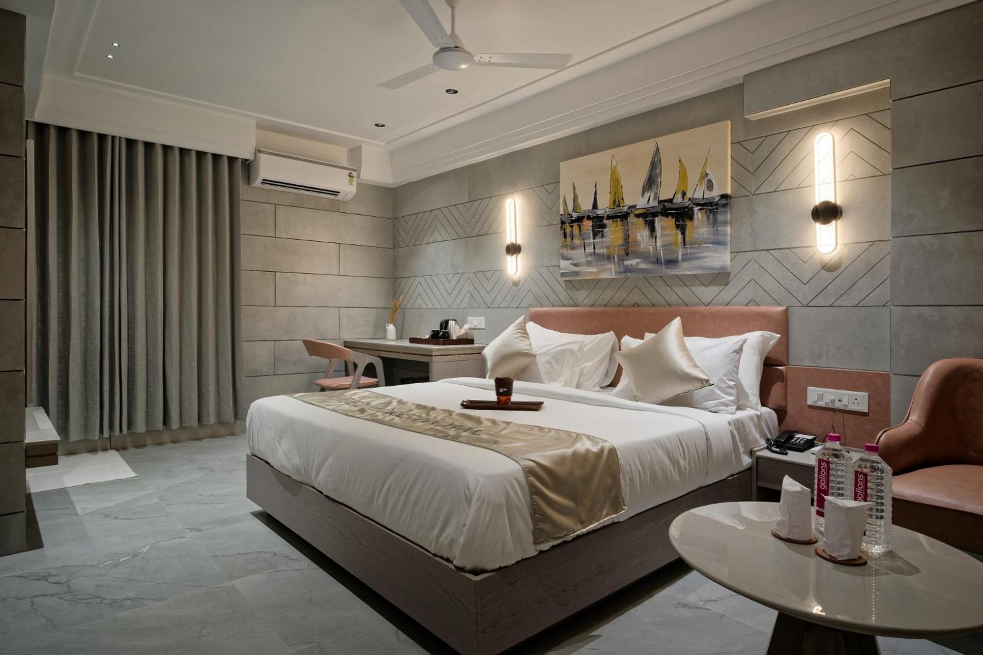 Hotel Golden Plaza Ahmadabad Zewnętrze zdjęcie