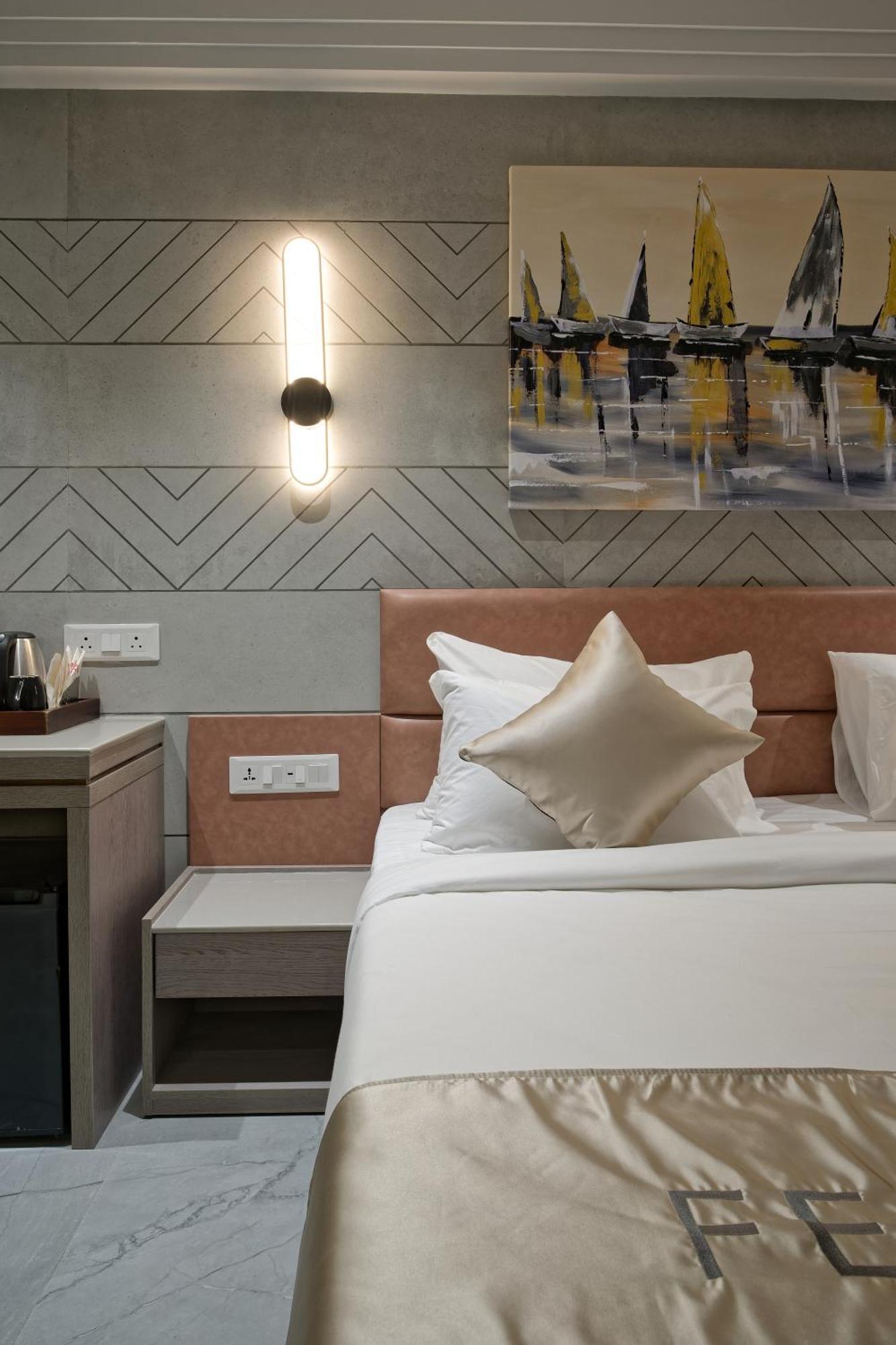Hotel Golden Plaza Ahmadabad Zewnętrze zdjęcie