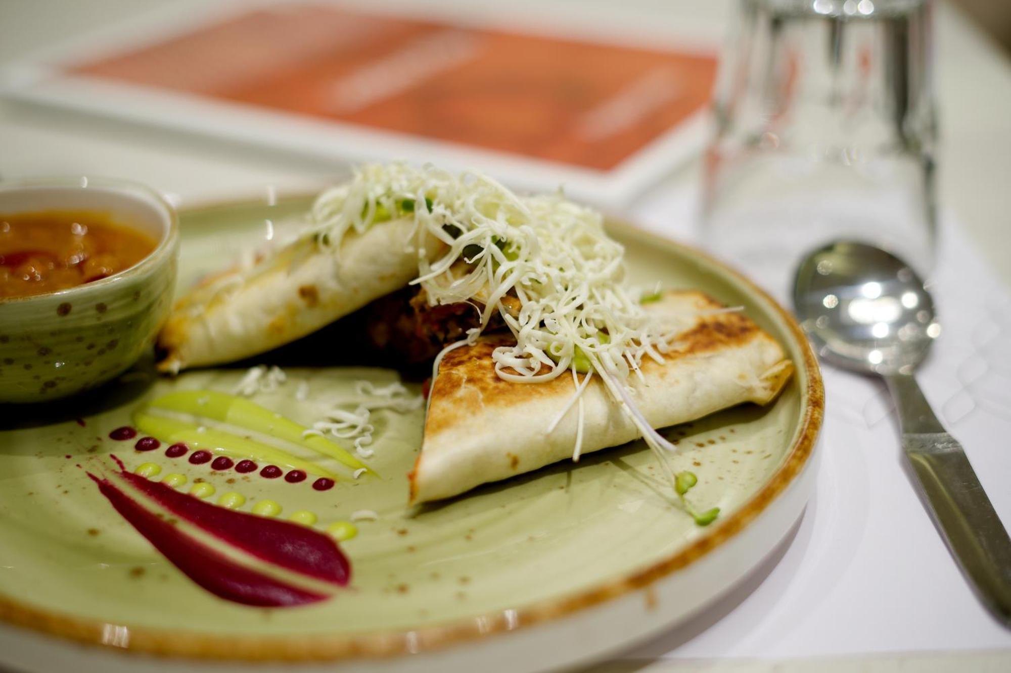 Hotel Golden Plaza Ahmadabad Zewnętrze zdjęcie