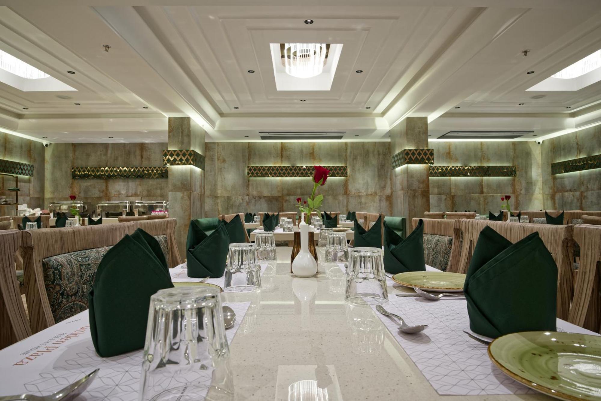 Hotel Golden Plaza Ahmadabad Zewnętrze zdjęcie