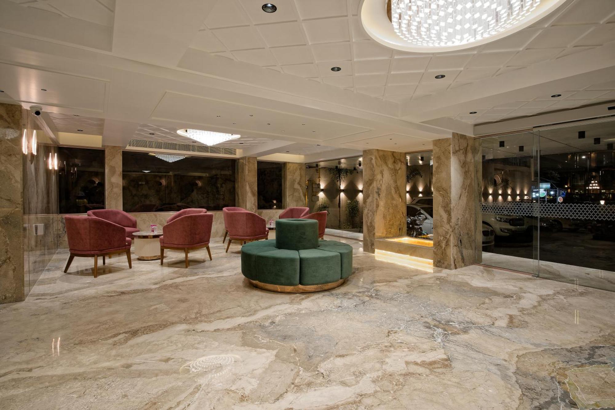 Hotel Golden Plaza Ahmadabad Zewnętrze zdjęcie