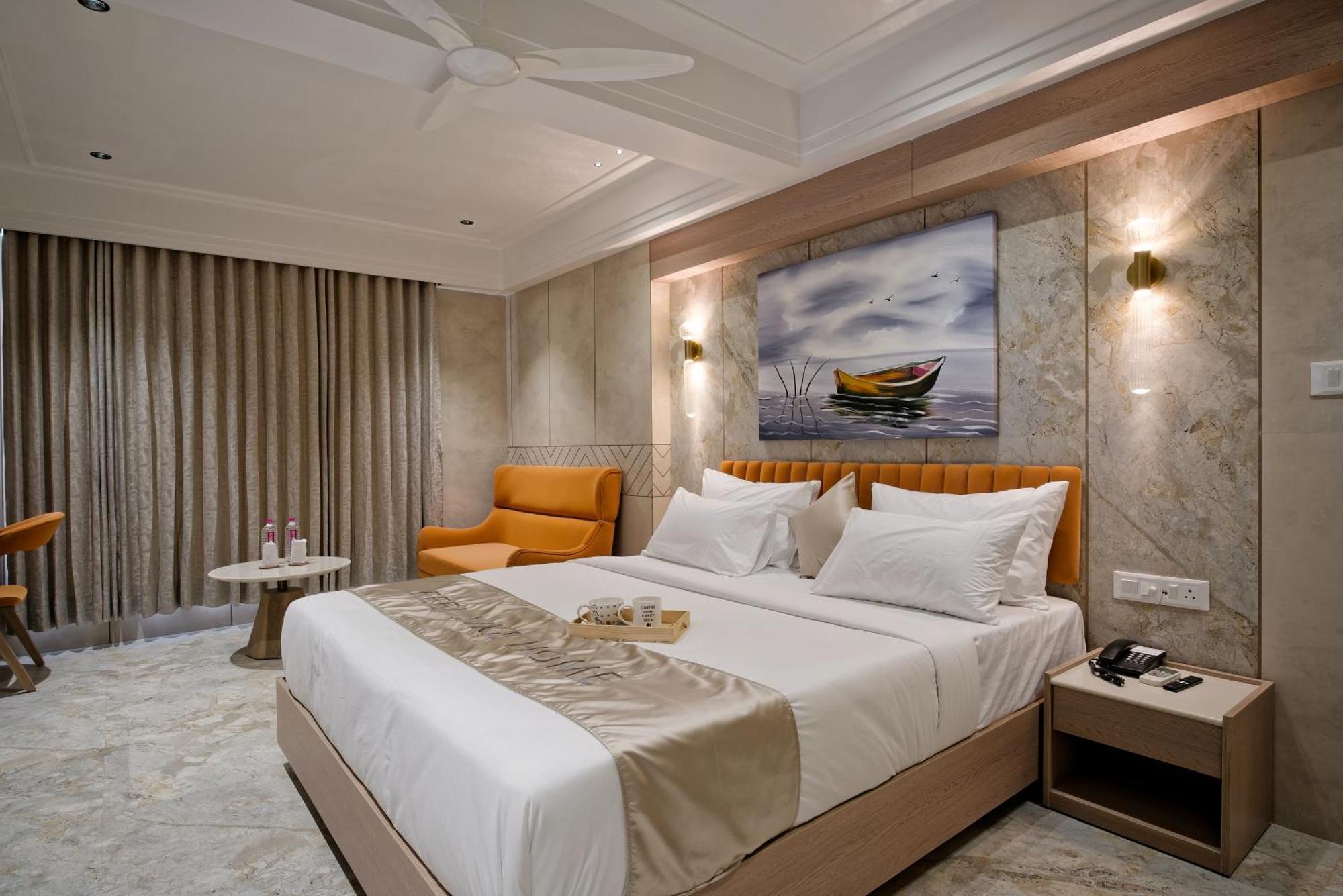 Hotel Golden Plaza Ahmadabad Zewnętrze zdjęcie